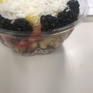 Meet your Posher, Shakira